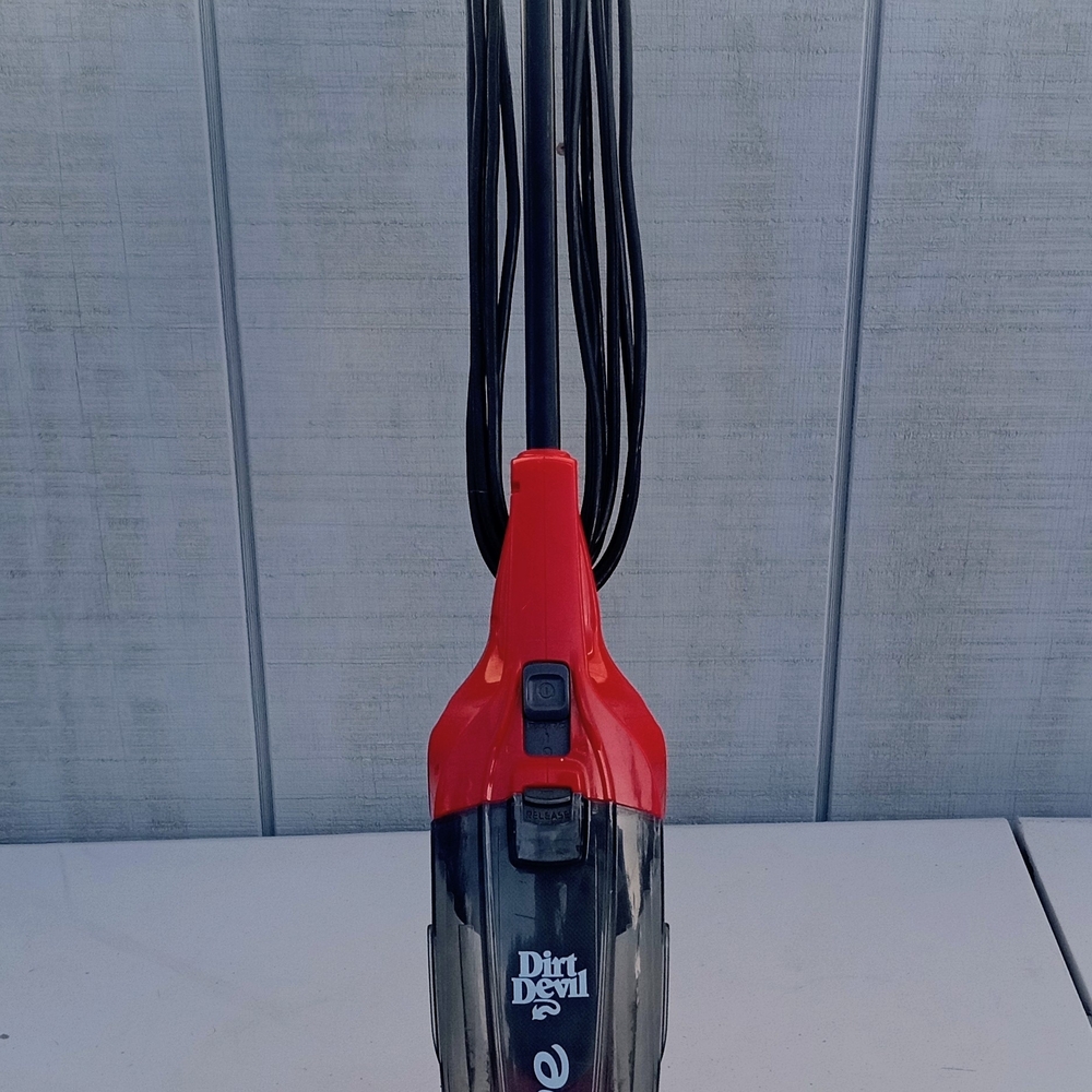 Dirt Devil Red Handheld Vacuum Cleaner